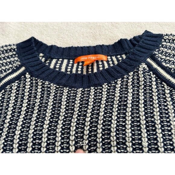 Joe Fresh Navy Blue Striped Chevron Knit Crewneck Sweater size M Acrylic - Picture 2 of 7